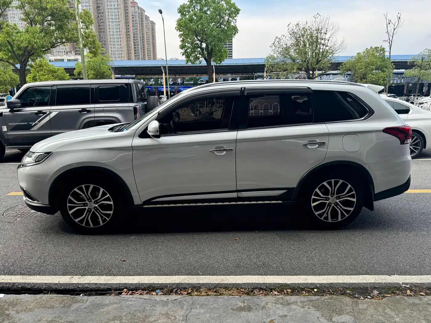 Mitsubishi Outlander 2018 2.4L 4WD Elite Edition 5-seater фото 8