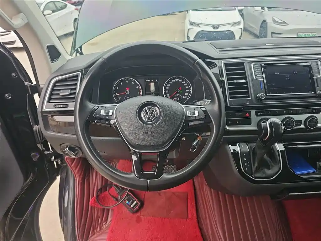 Volkswagen Multivan 2019 2.0TSI 4WD Premium 7-seater фото 7