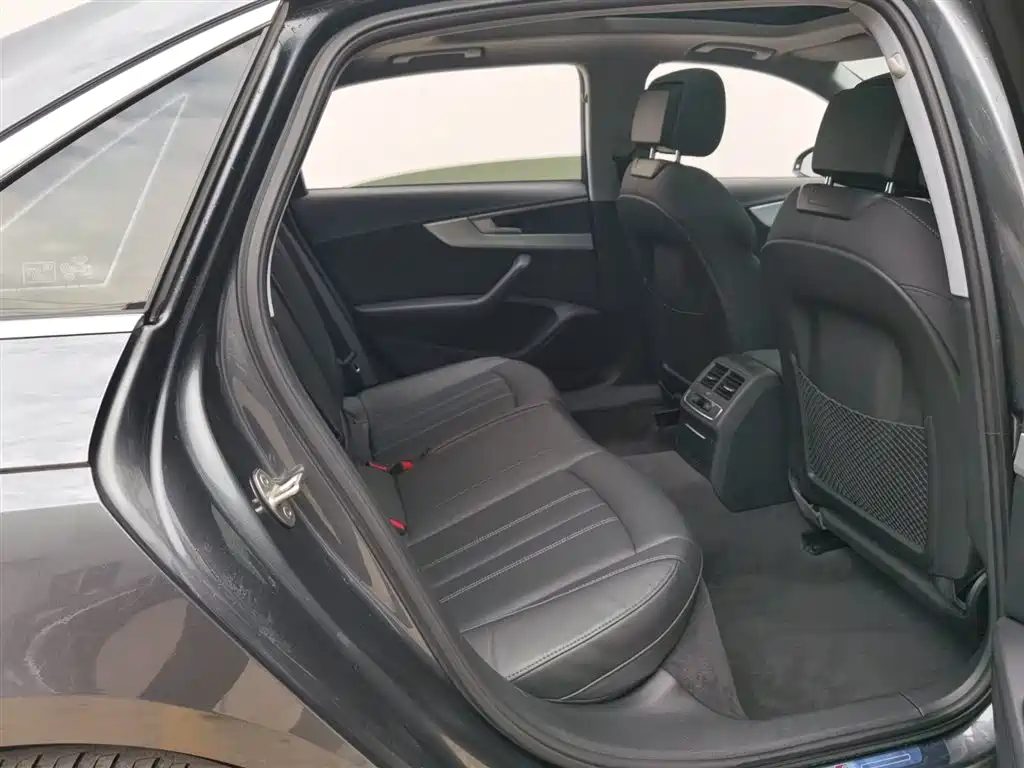 Audi A4L 2020 40 TFSI Luxury Dynamic фото 27