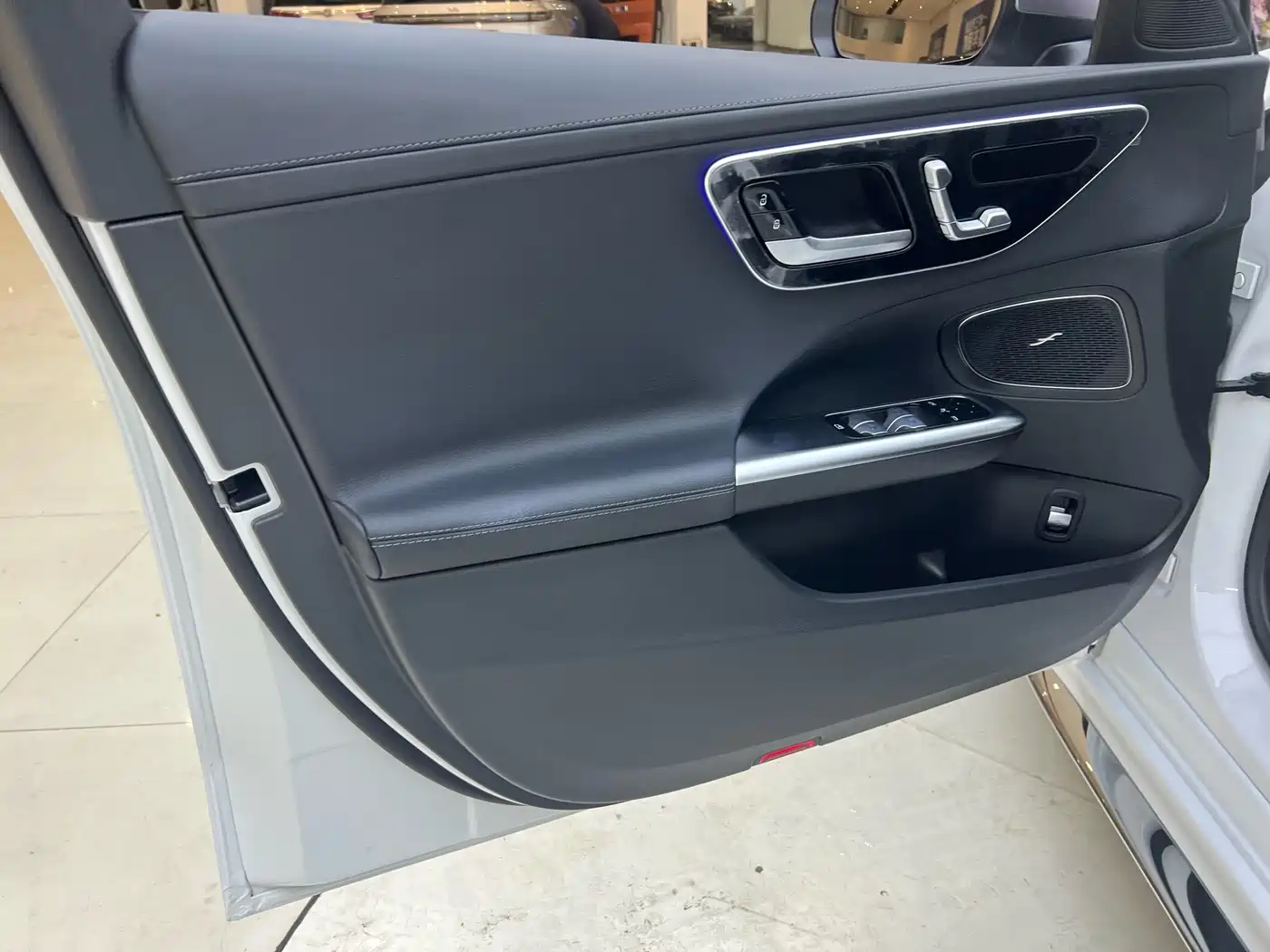 Mercedes-Benz C-Class 2024 C 200 L Sport Edition фото 9