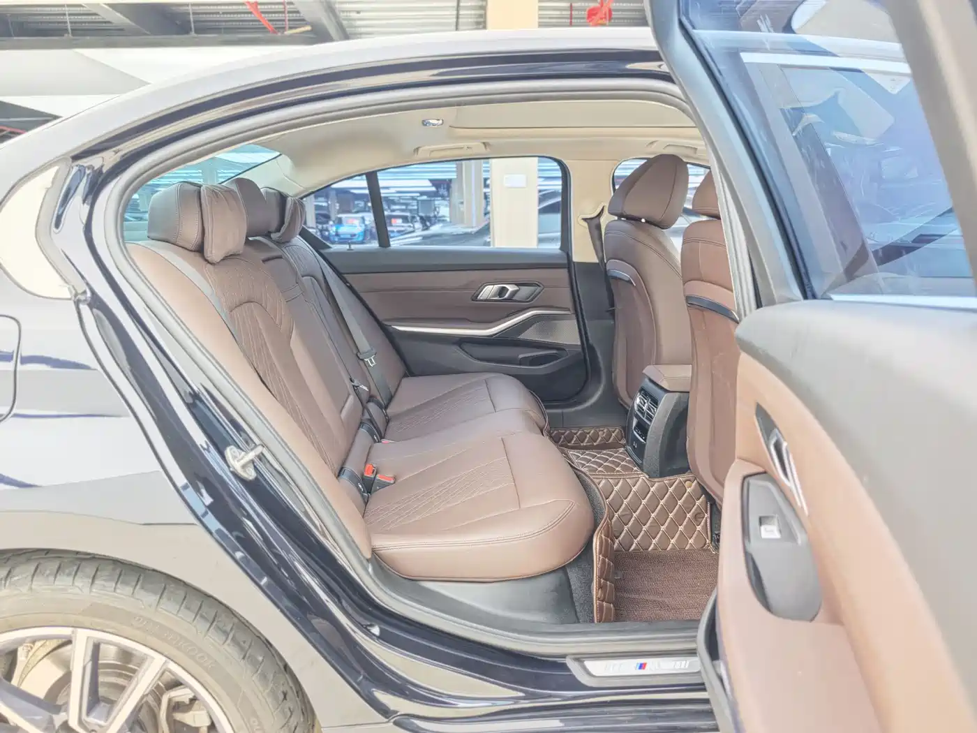 BMW 3 Series 2023 320Li M Sport Package фото 7