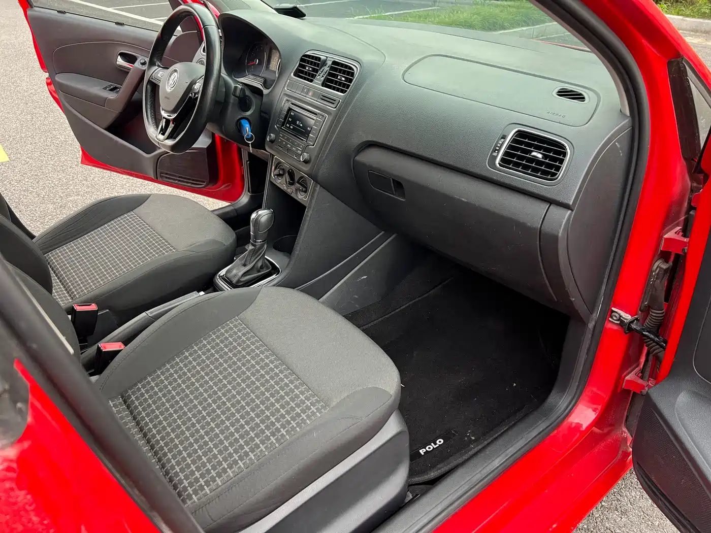 Volkswagen Polo 2016 1.6L Automatic Comfort фото 11