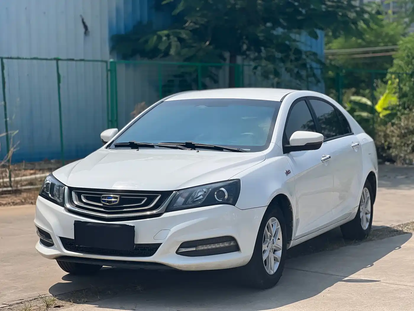 Photo 1 - Geely Emgrand