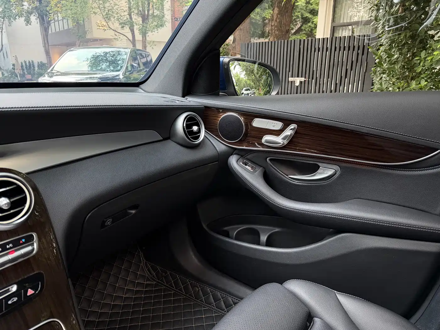 Mercedes-Benz GLC 2019 GLC 260 L 4MATIC Luxury фото 20