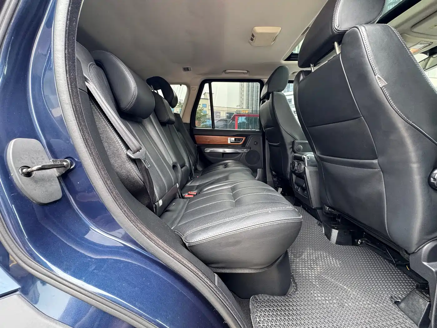 Land Rover Range Rover Sport 2012 3.0 TDV6 Ultimate Sport Edition фото 18