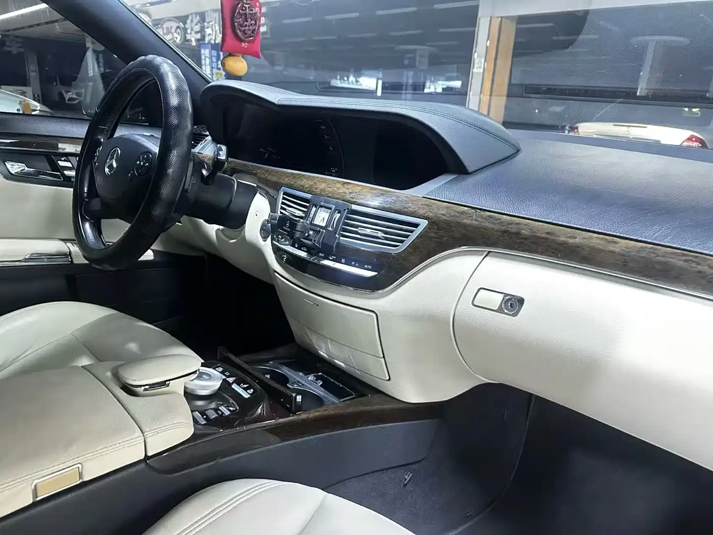 Mercedes-Benz S-Class 2010 S 300 L Business фото 6