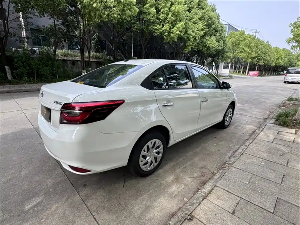 Toyota Vios 2022 1.5L 20th Anniversary Edition фото 6