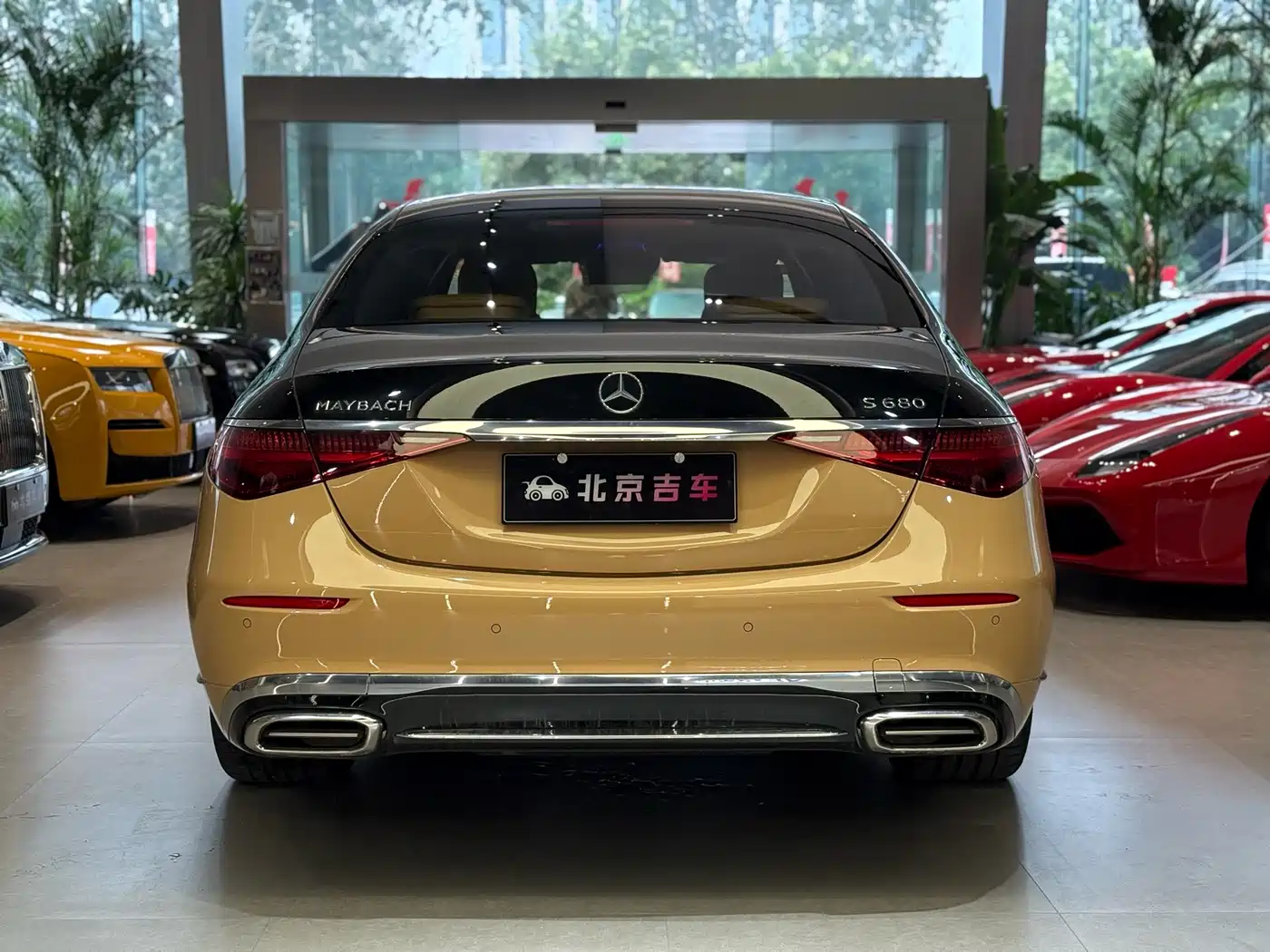 Mercedes-Benz Maybach S-Class 2022 S 680 4MATIC Virgil Abloh Limited Edition фото 3