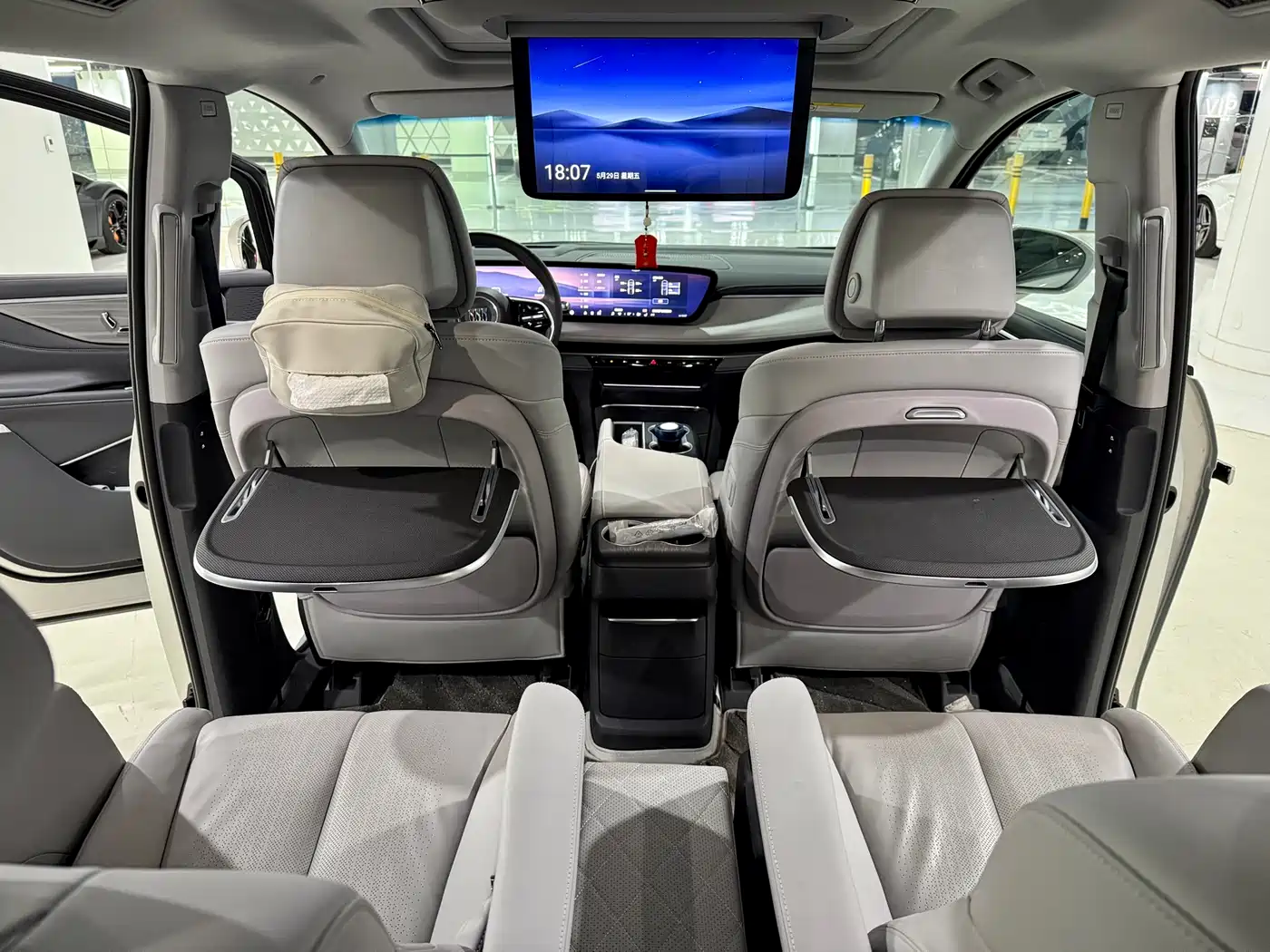 Buick GL8 2025 Land Honor Premium Edition фото 16