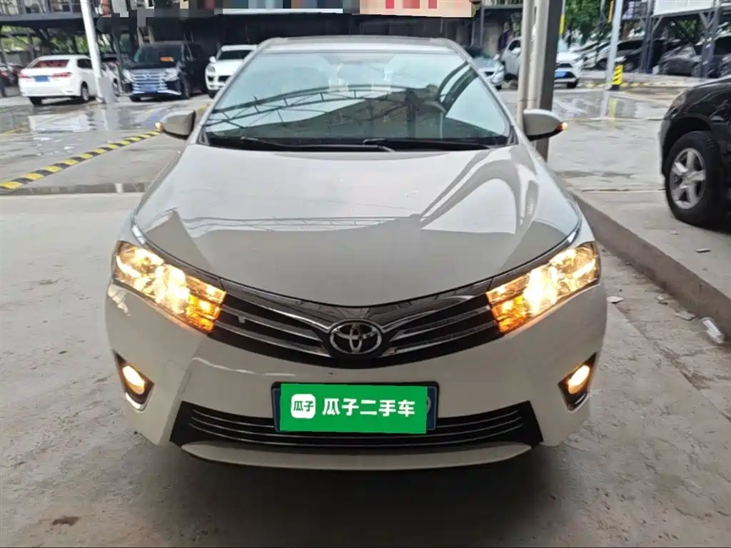 Toyota Corolla 2014 1.6L CVT GL-i фото 3