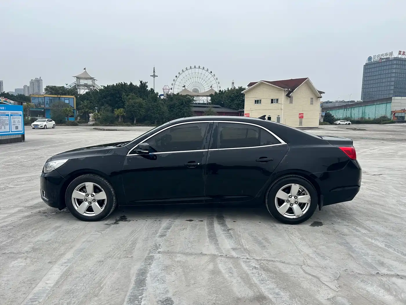 Chevrolet Malibu 2013 2.0L Automatic Luxury Edition фото 2