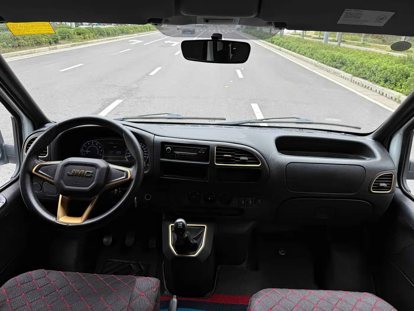 Jiangling Tesun 2022 2021 Model 2.8T Space King Taurus Edition Long Wheelbase Medium-High Roof Single Rear Tire-Step 6-Seater Diesel China VI JX493