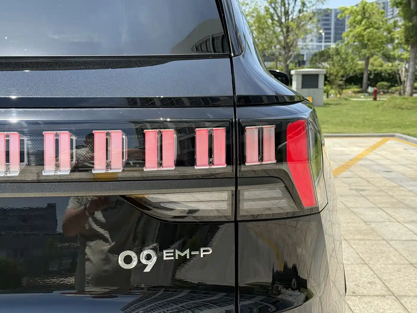 Lynk & Co 09 EM-P 2025 Model 2.0TD EM-P 4WD Max 5-Seater фото 4