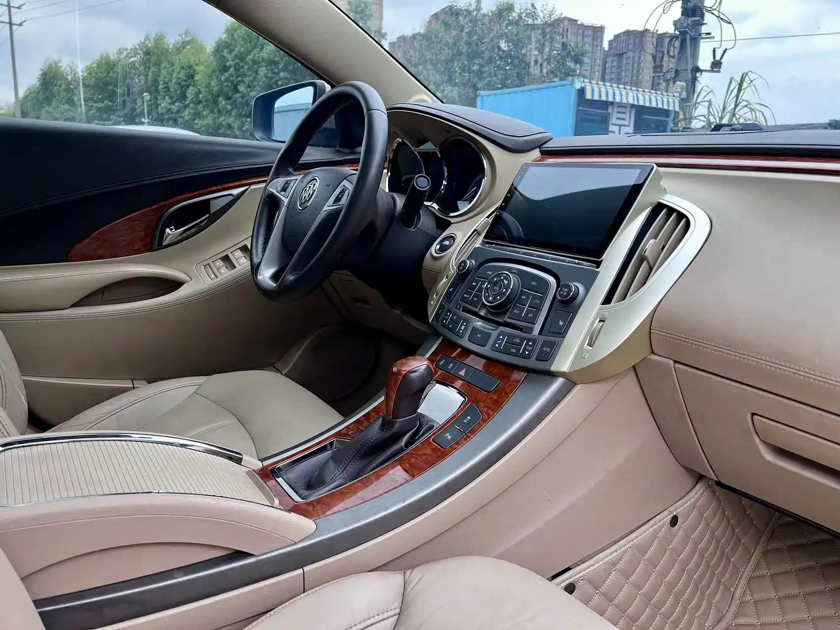 Photo 16 - Buick LaCrosse