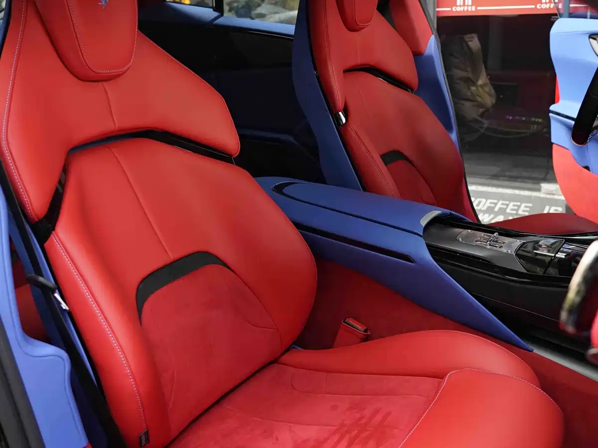 Ferrari Purosangue 2025 2023 6.5L V12