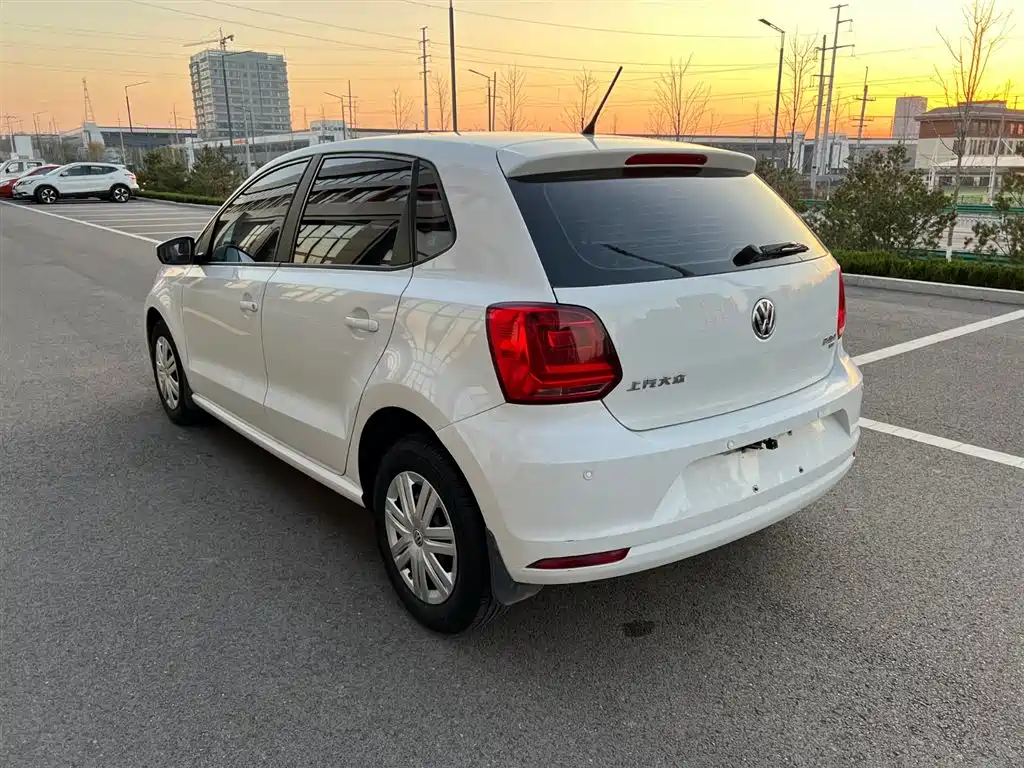 Volkswagen Polo 2018 1.5L Auto Safe Drive фото 5
