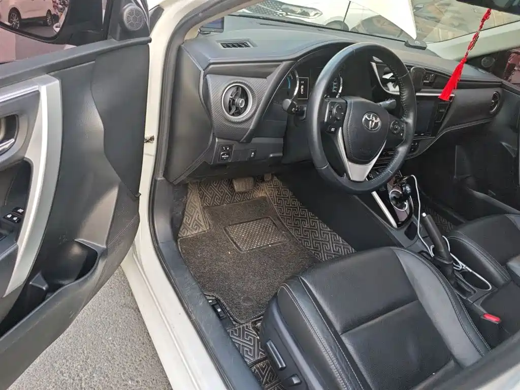 Toyota Levin 2017 Facelift Dual Engine 1.8H V E-CVT Luxury Edition China VI фото 12