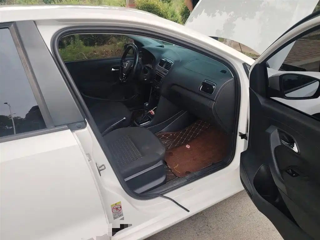Volkswagen Polo 2016 1.6L Automatic Comfort фото 21