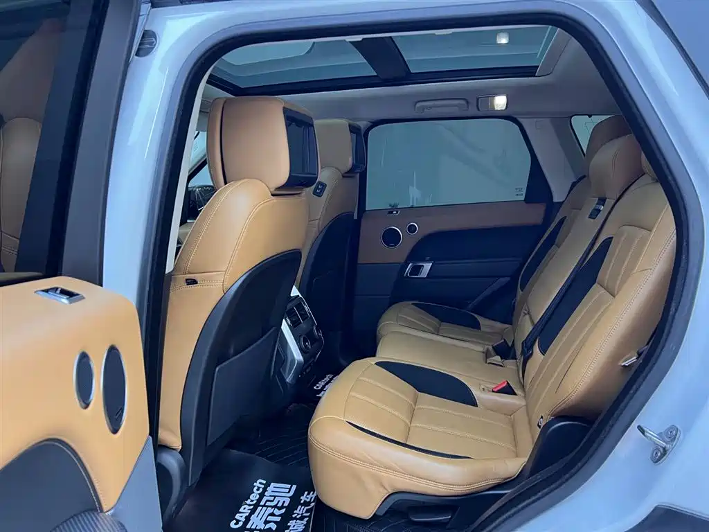 Land Rover Range Rover Sport 2022 3.0 L6 Gloss Black Edition фото 17