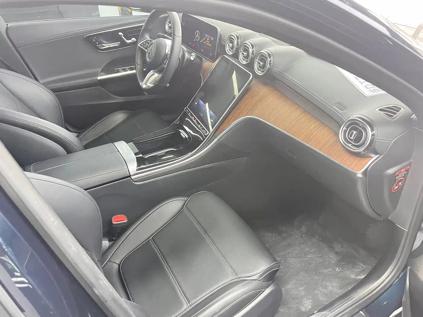 Photo 12 - Mercedes-Benz C-Class