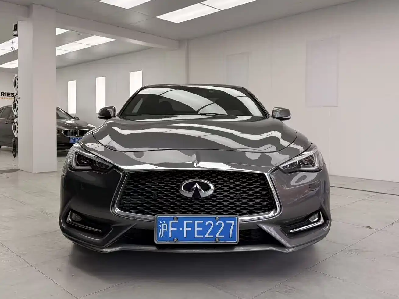 Infiniti Q60 2019 2.0T Luxury Edition фото 2