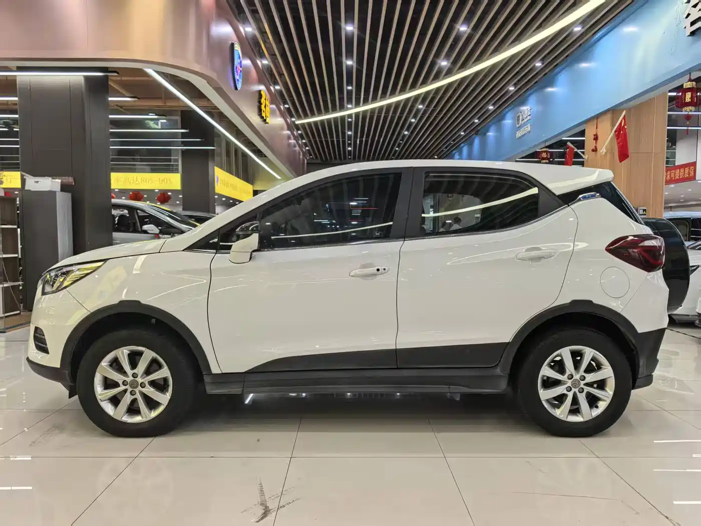 BYD Yuan New Energy 2018 EV360 Smart Connected Joyful Type фото 8