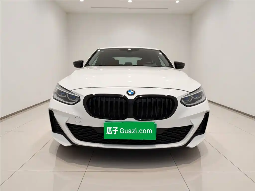 BMW 1 Series 2021 125i M Sport Black Night Edition фото 2