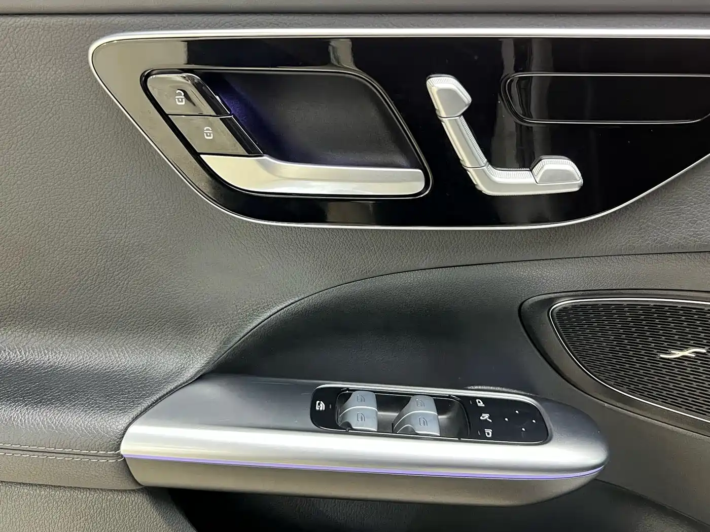 Mercedes-Benz C-Class 2023 C 260 L Sport фото 18
