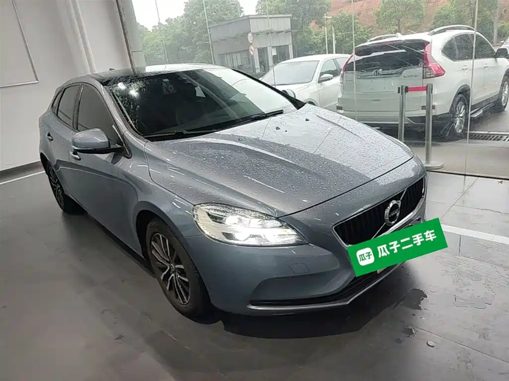 Volvo V40 2019 2019 T3 Momentum