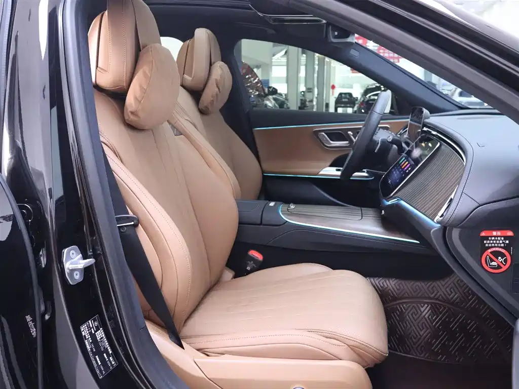Mercedes-Benz E-Class 2024 E 300 L Fashion фото 20