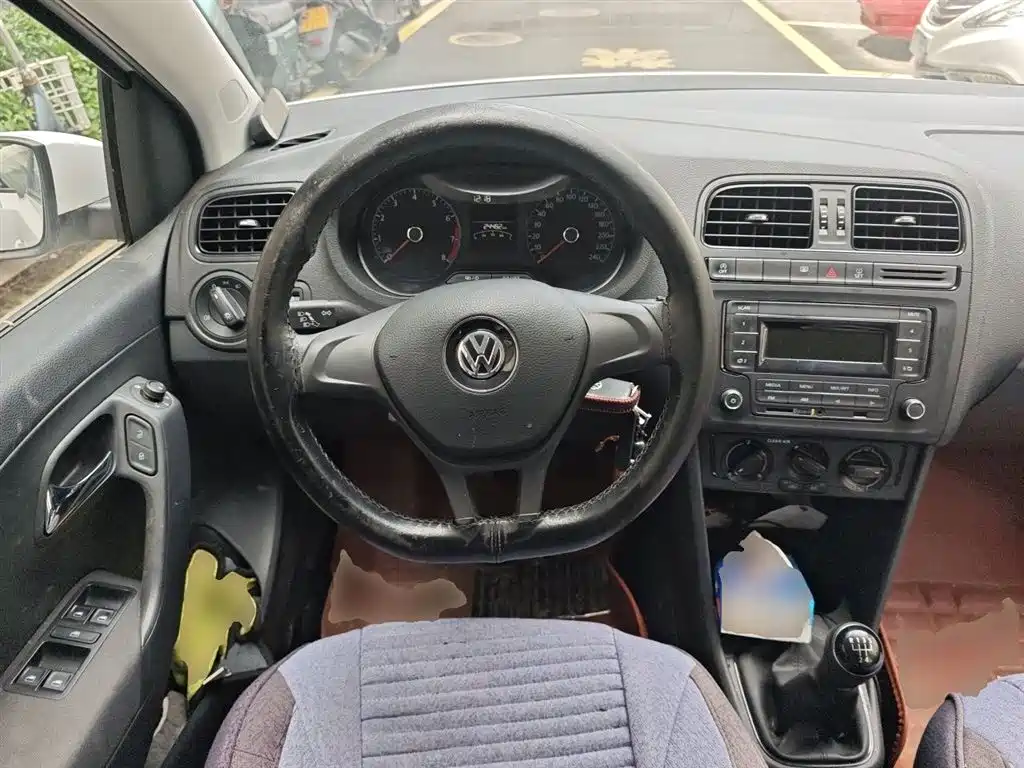 Volkswagen Polo 2018 1.5L Manual Safe Drive фото 6