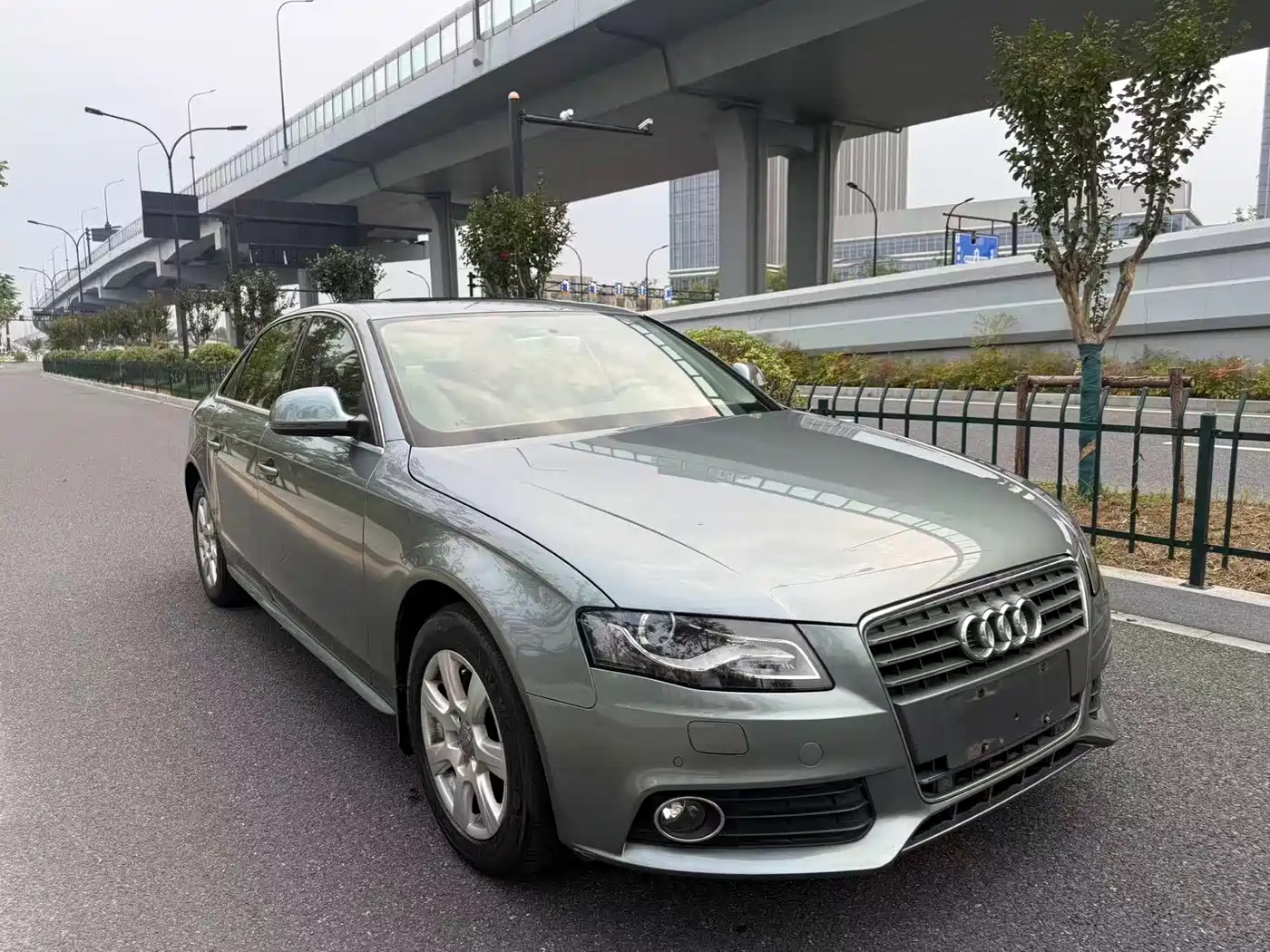 Audi A4L 2011 2012 2.0 TFSI Auto Standard