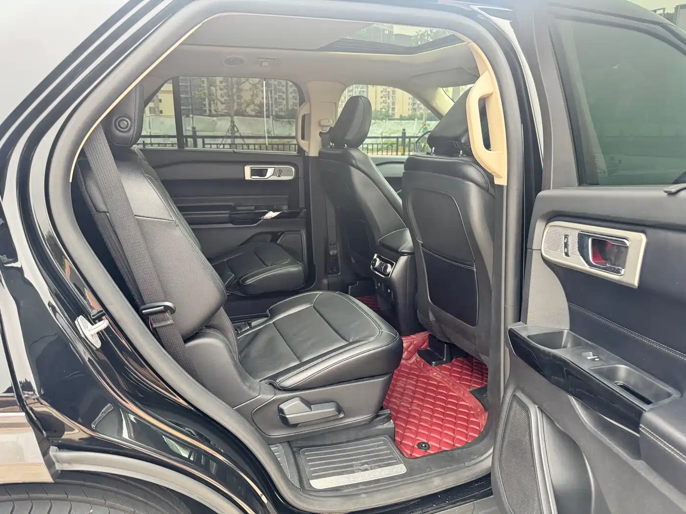 Ford Explorer 2020 EcoBoost 285 AWD Titanium Edition 6-Seater фото 13