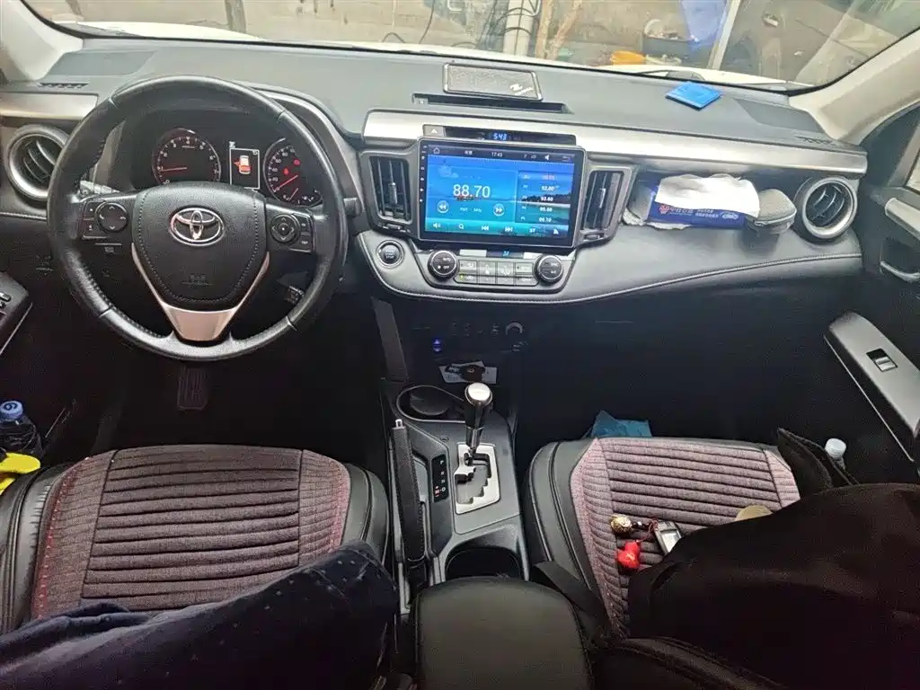 Toyota RAV4 Rongfang 2016 2.0L CVT 2WD Smart (China V) фото 10