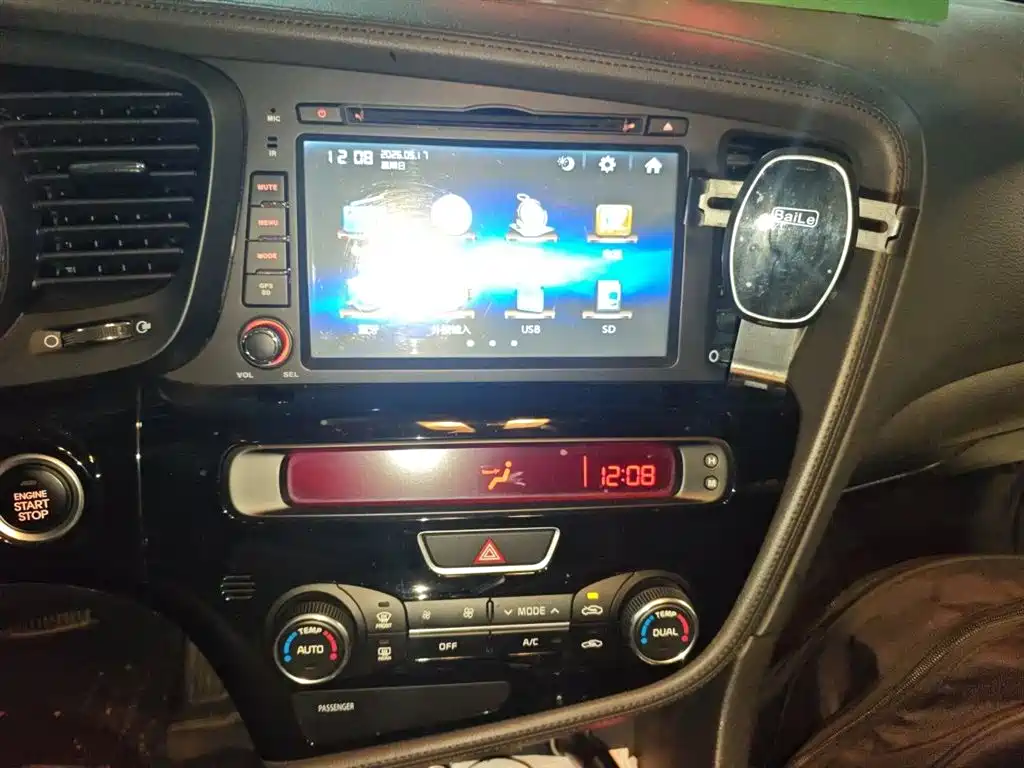 Kia K5 2014 2.0L Automatic LUXURY фото 9