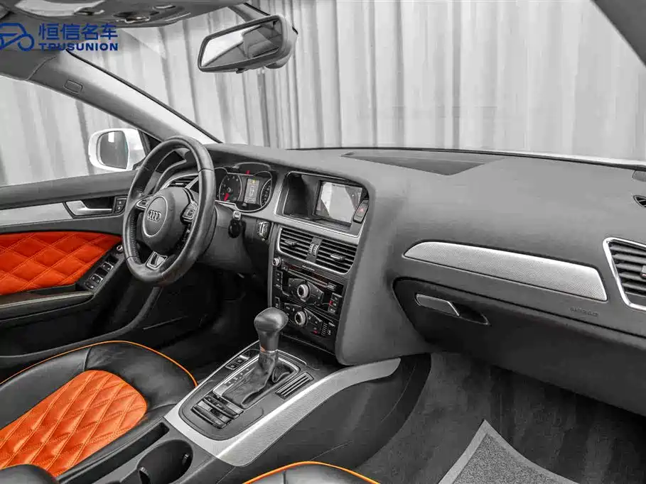 Фото 14 - Audi A4L