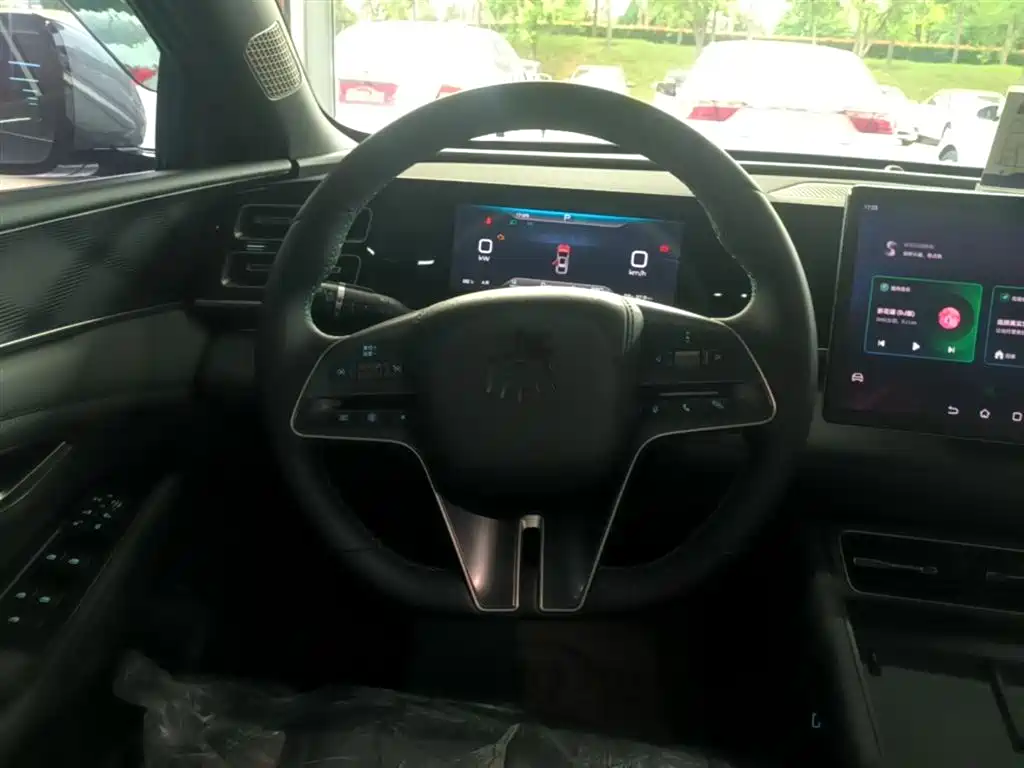 BYD Qin L 2024 DM-i 80KM Superior фото 11