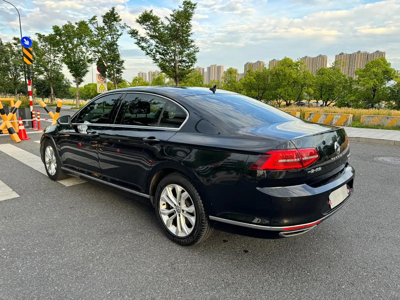 Volkswagen Magotan 2019 330TSI DSG Luxury Class China VI фото 7