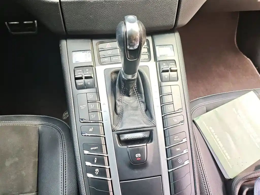 Porsche Macan 2017 Macan 2.0T фото 15