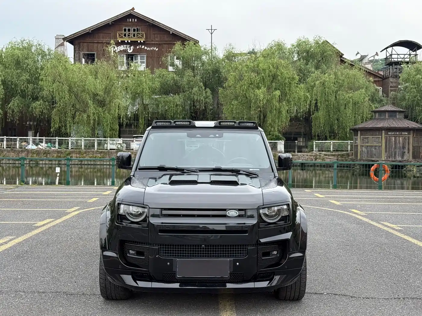 Land Rover Defender 2020 Model 110 P400 SE фото 5