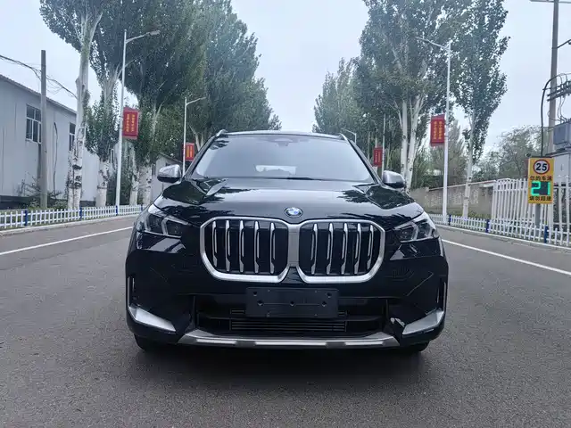 BMW X1 sDrive20Li, X Дизайн-пакет