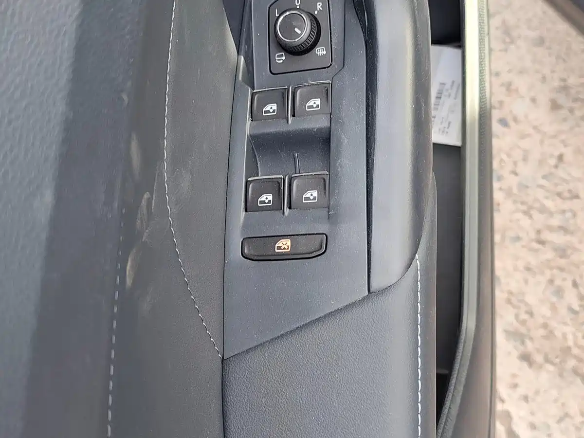 Volkswagen Tharu 2026 XR 1.5L RX Edition фото 10