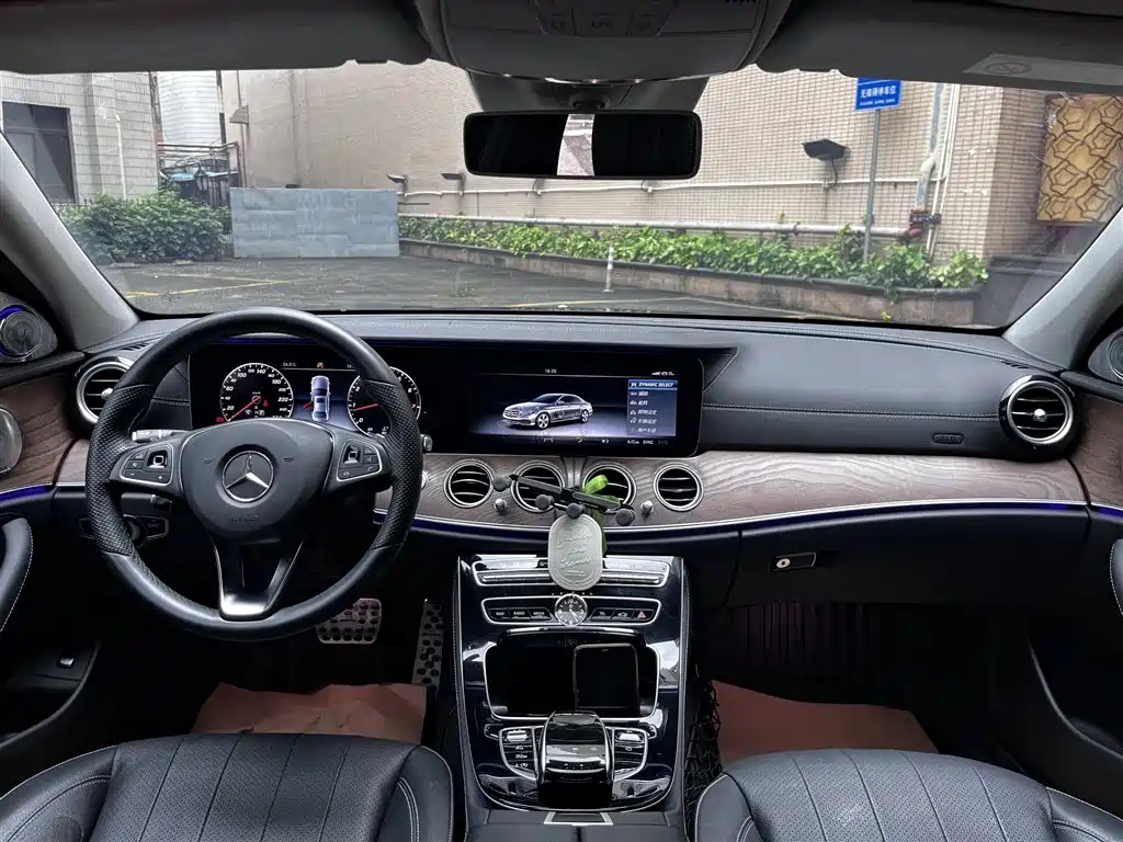 Mercedes-Benz E-Class 2016 E 300 L Fashion Type фото 12