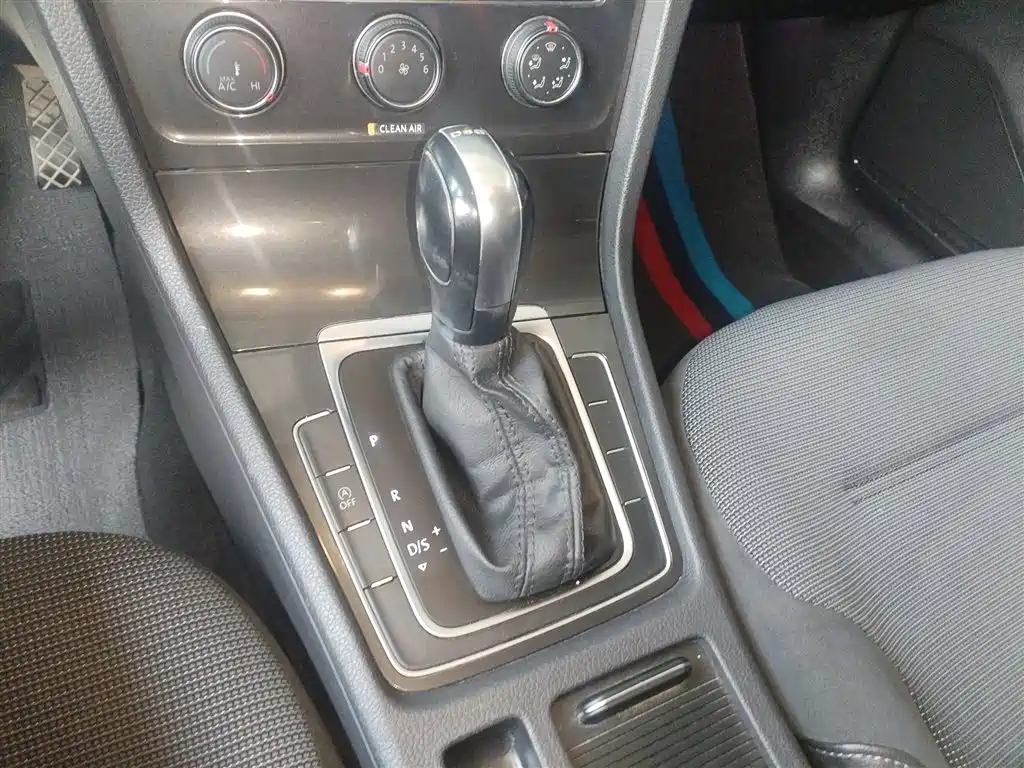 Volkswagen Golf 2018 230TSI Automatic Comfort фото 14