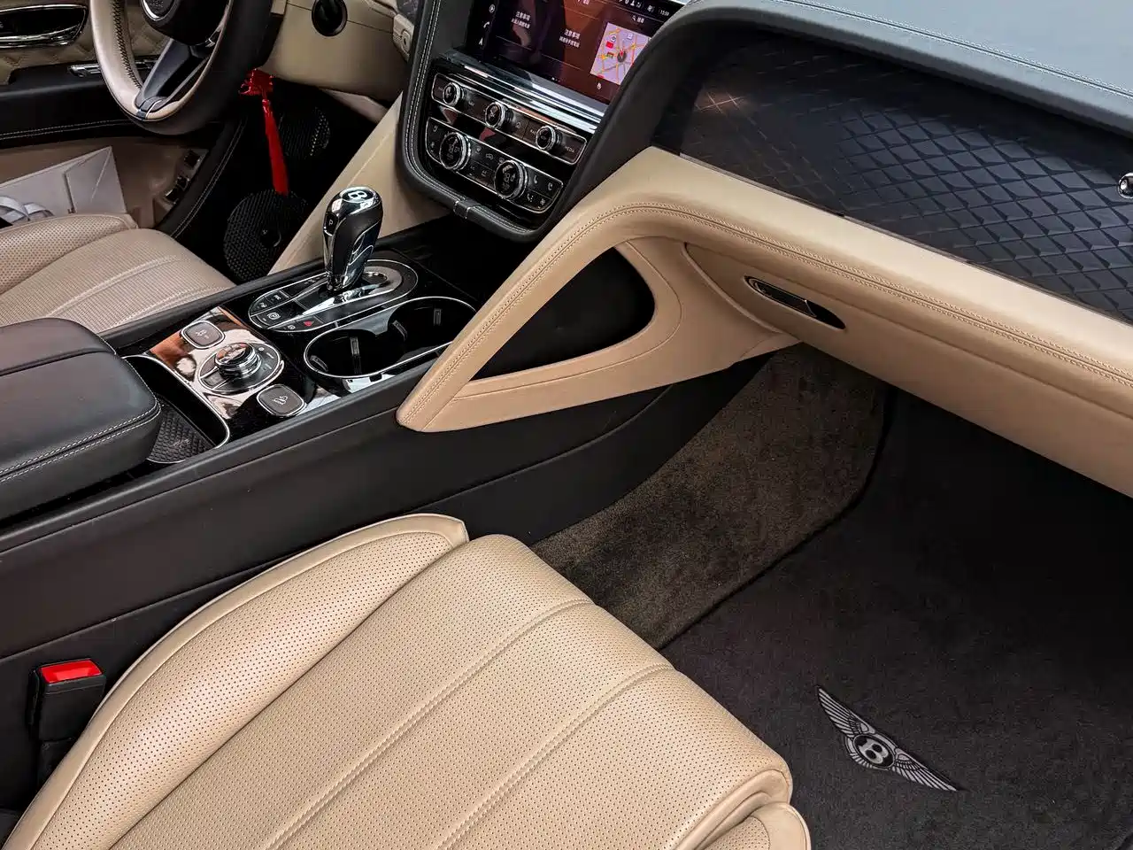 BENTLEY TIMYUE PLUG IN HYBRID