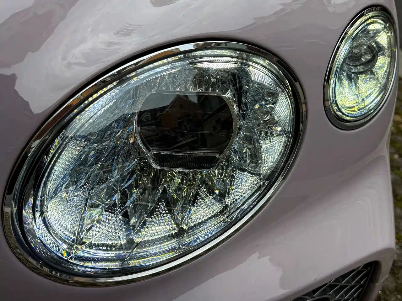 BENTLEY TIMYUE PLUG IN HYBRID