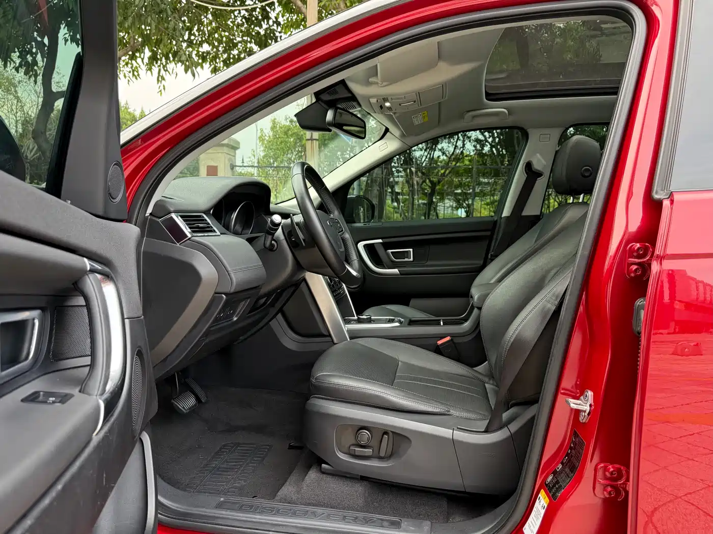 Land Rover Discovery Sport 2018 240PS SE Edition фото 18