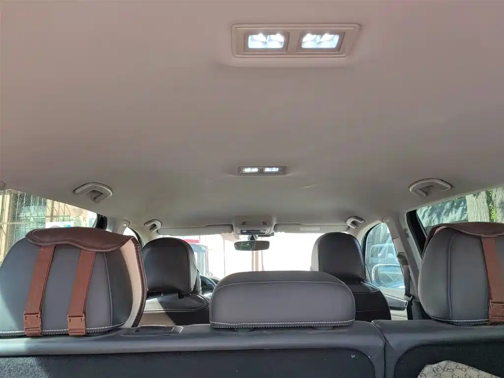 VOLKSWAGEN TOURANG