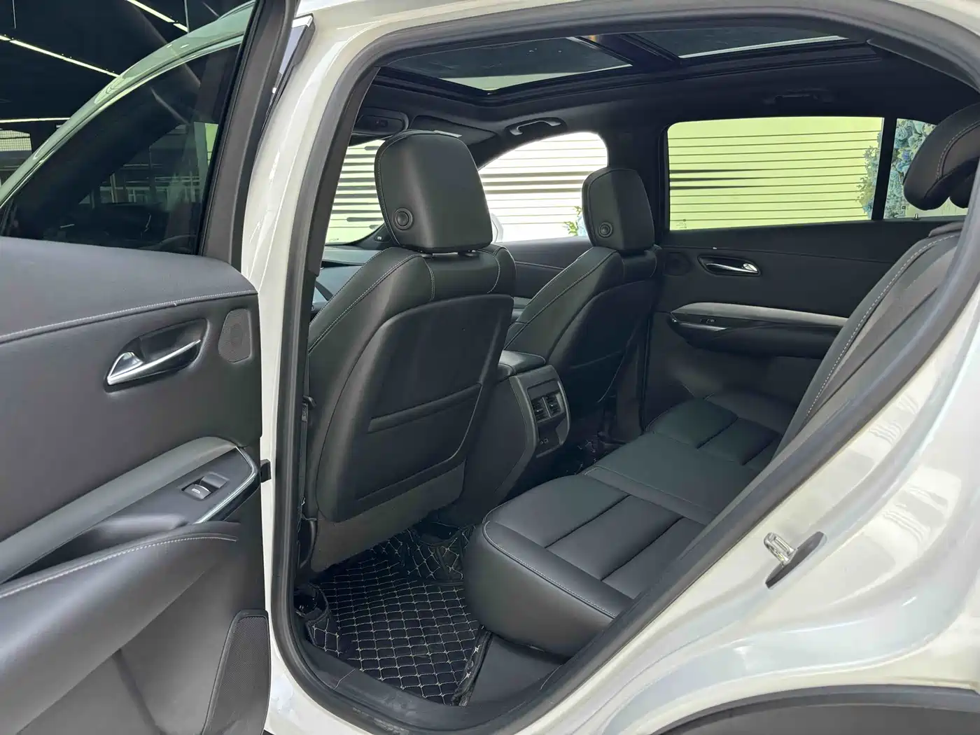 Cadillac XT4 2018 Model 28T 4WD Leading фото 7