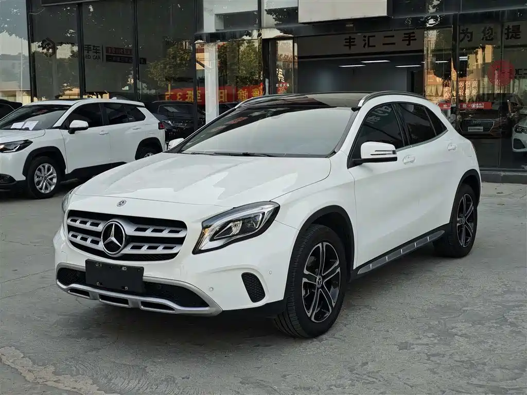 Mercedes-Benz GLA 2018 GLA 200 Fashion фото 2